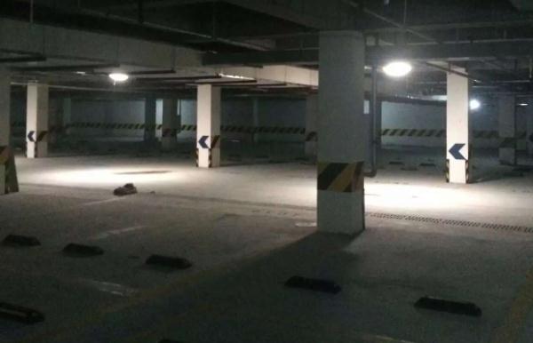 光導系統將陽光引進地下車庫 光導系統將陽光引進地下車庫