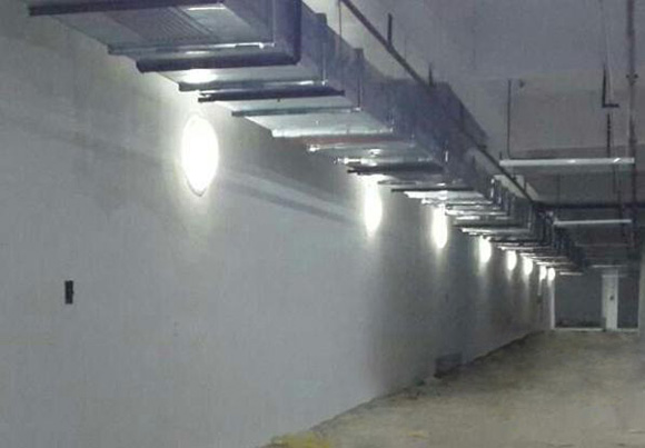 室內漫射器之側墻發光