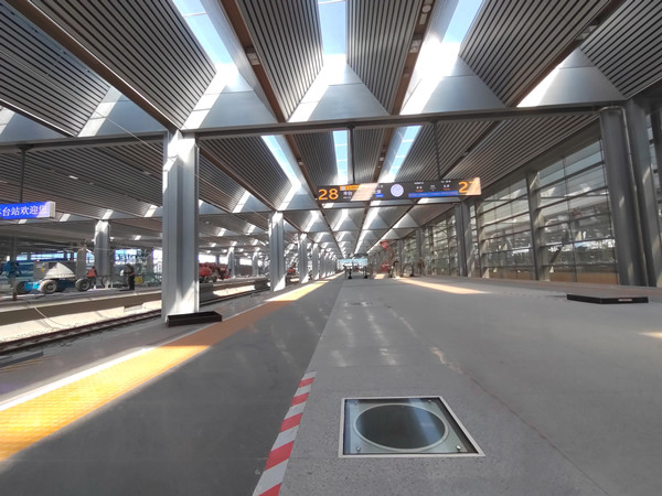 北京豐臺高鐵站導光管600.jpg